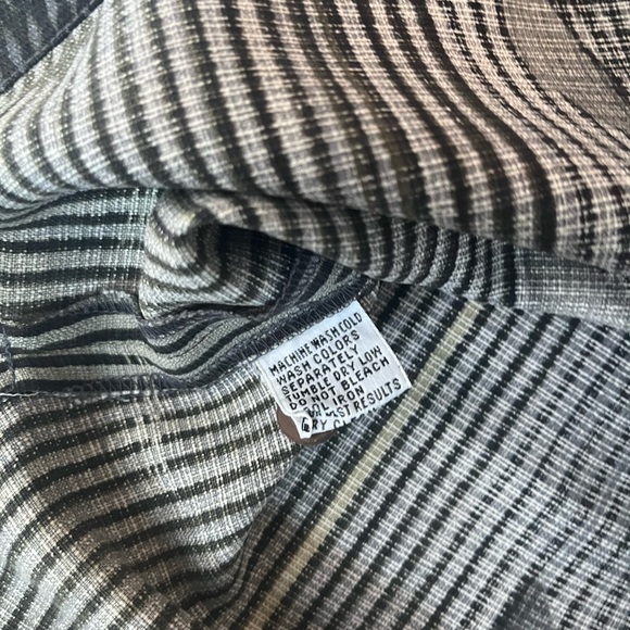 Tommy Bahama 100% silk button down shirt black green  palm striped Lg - Picture 6 of 10